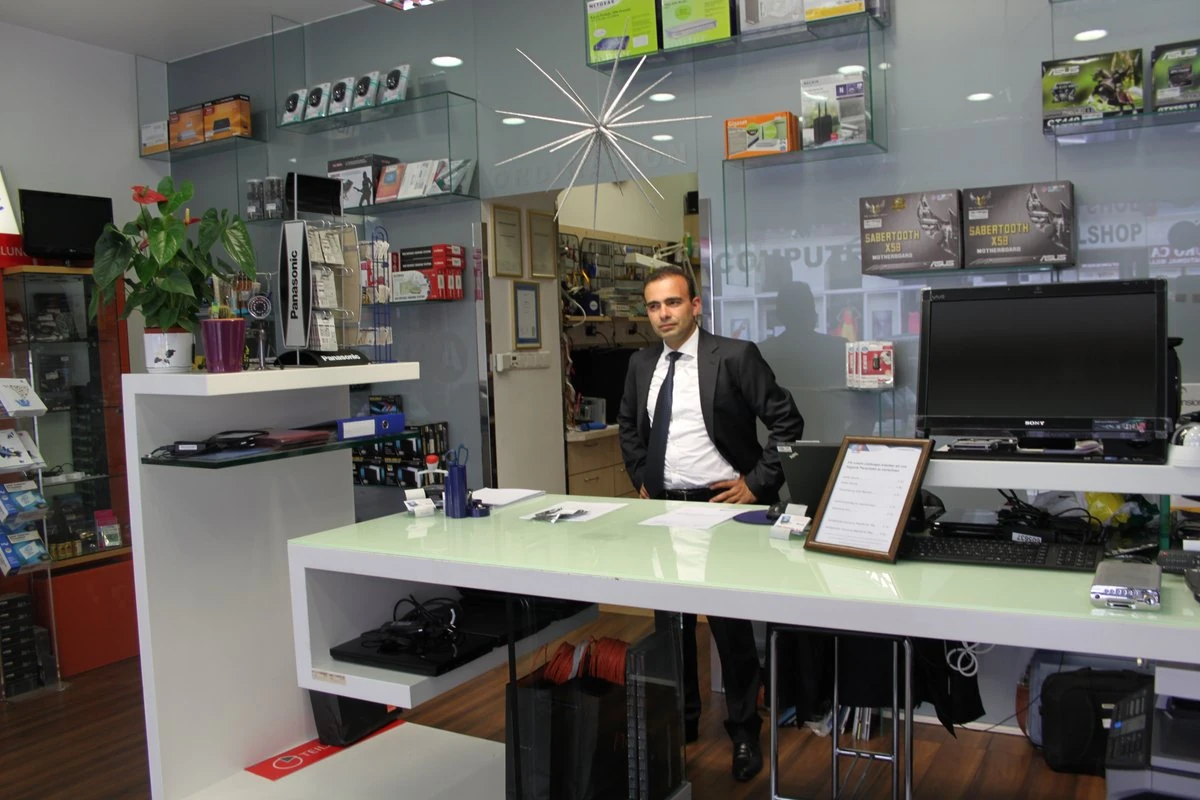 ComputerArzt Inhaber im Geschäft